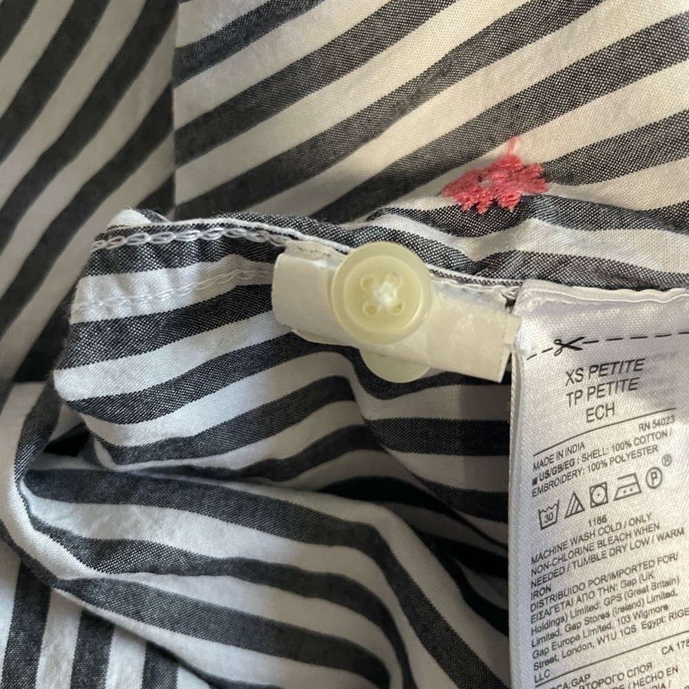 Gap Popover Half Button Placket Embroidered Strip… - image 4